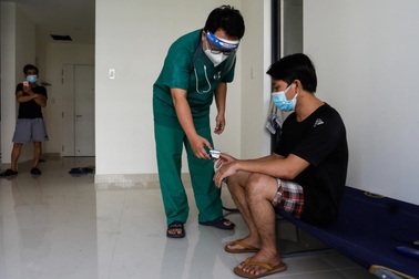 F0 tại TPHCM đã được "ra đường" chưa?