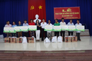 Masan Nutri-Science trao tặng 20 con bò giống cho người dân xã An Ninh Tây