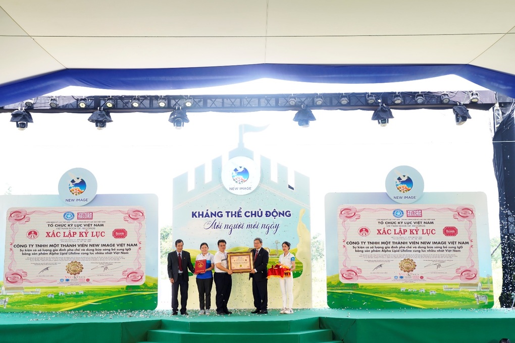 New Image ghi dấu hành trình lan tỏa kháng thể bằng kỷ lục Việt Nam - 3 New Image ghi dấu hành trình lan tỏa kháng thể bằng kỷ lục Việt Nam - 3