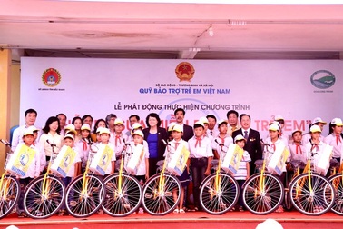 Quỹ Bảo trợ trẻ em VN: Tặng 25 tỉ đồng tiền sữa cho trẻ em