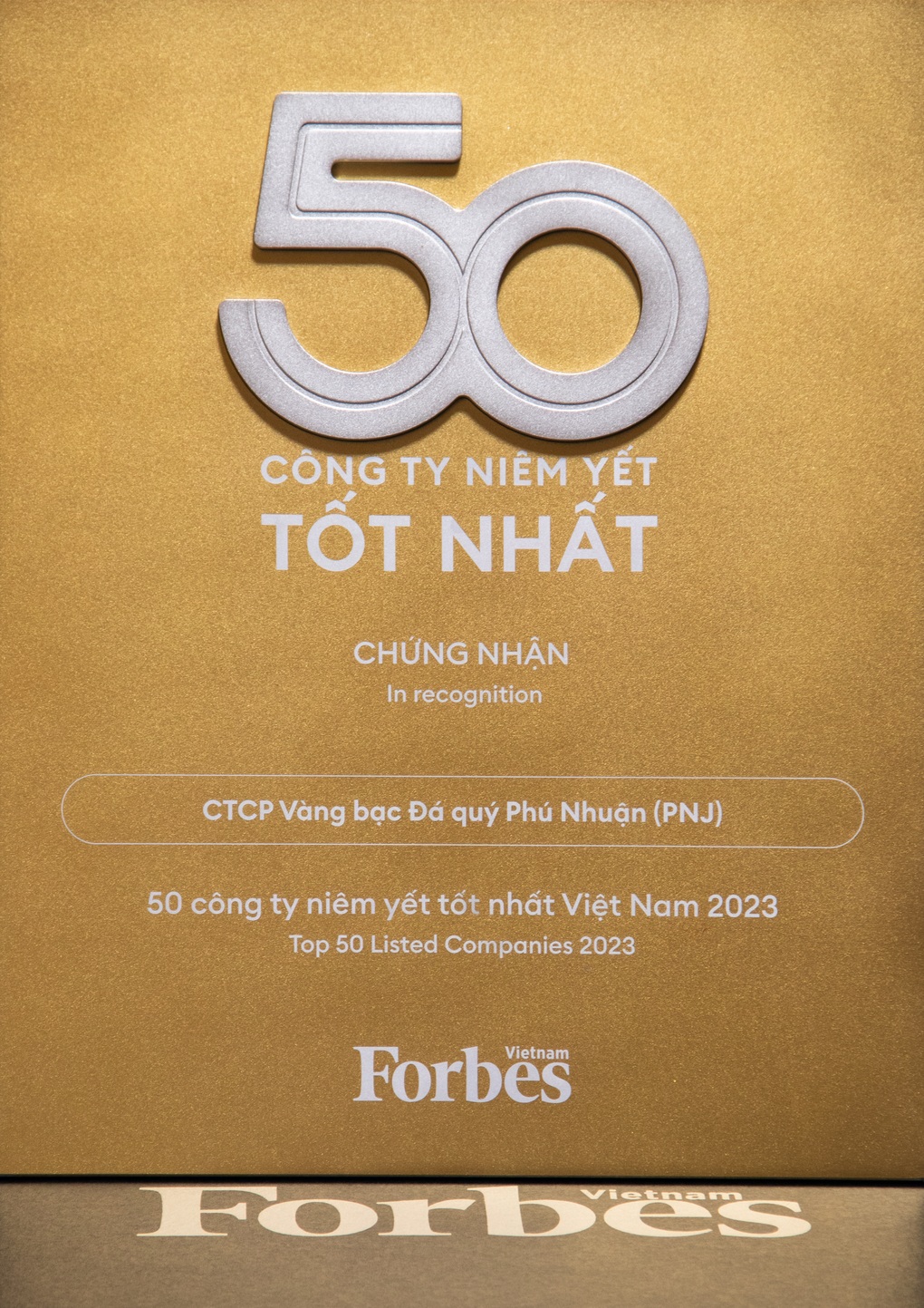 PNJ nhận loạt giải thưởng lớn do Forbes Việt Nam bình chọn - 3 PNJ nhận loạt giải thưởng lớn do Forbes Việt Nam bình chọn - 3