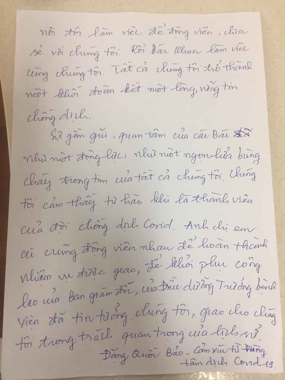 Nhật ký gửi vợ con đầy xúc động của nam điều dưỡng nơi tâm dịch - 4 Nhật ký gửi vợ con đầy xúc động của nam điều dưỡng nơi tâm dịch - 4