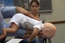 Cấp cứu khi bé hóc dị vật đường thở