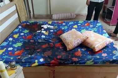 Truy tố kẻ chém bạn 20 nhát dao vì ghen tuông