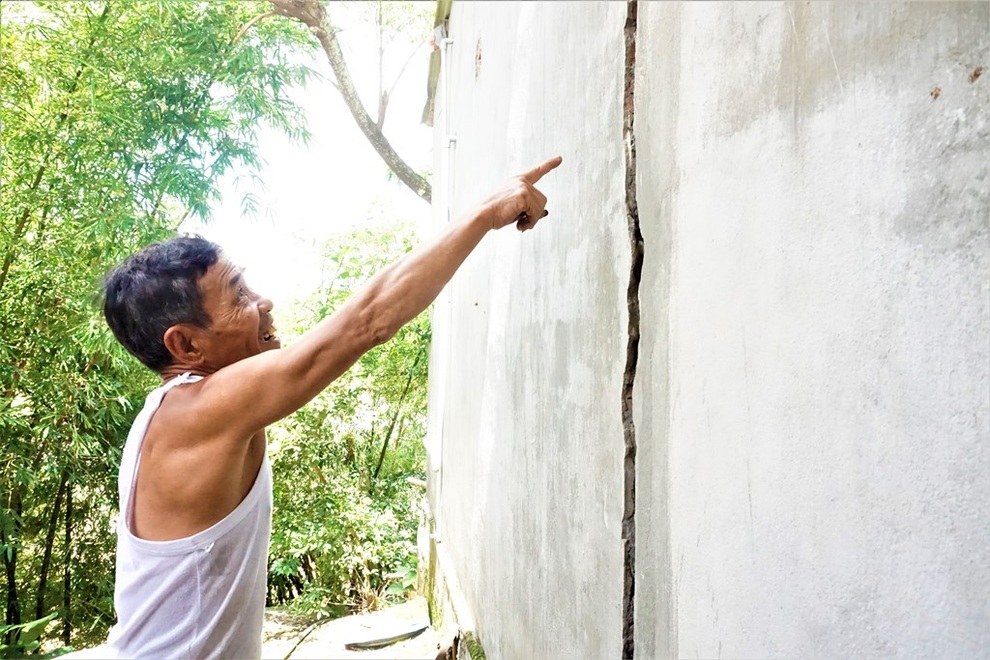 Sông Thu Bồn sạt lở, hàng chục ngôi nhà chênh vênh bên miệng hà bá - 4 Sông Thu Bồn sạt lở, hàng chục ngôi nhà chênh vênh bên miệng hà bá - 4