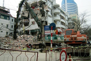 Lại phát hiện 2 ngôi nhà trên đường Cầu Giấy bị nghiêng