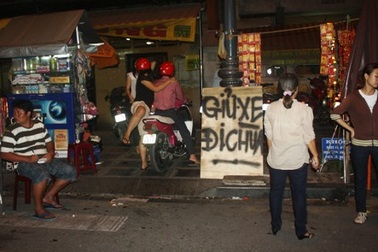 Ngao ngán giá dịch vụ đầu xuân