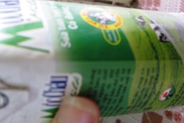 Kiểm tra lô sữa Mộc Châu có biểu hiện bất thường  