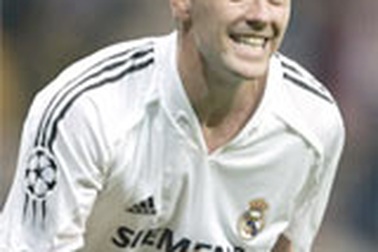 Newcastle “giải cứu” Owen