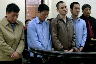 Vụ giết người trên xe CRV: Cựu Phó ban tổ chức quận ủy được giảm án