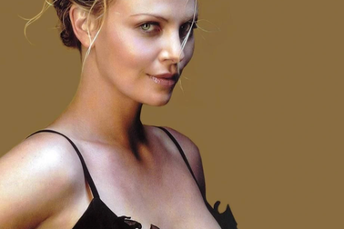 Charlize Theron không cần vú em để trông con