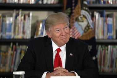 Thị trường việc làm Mỹ bùng nổ tháng đầu Trump cầm quyền