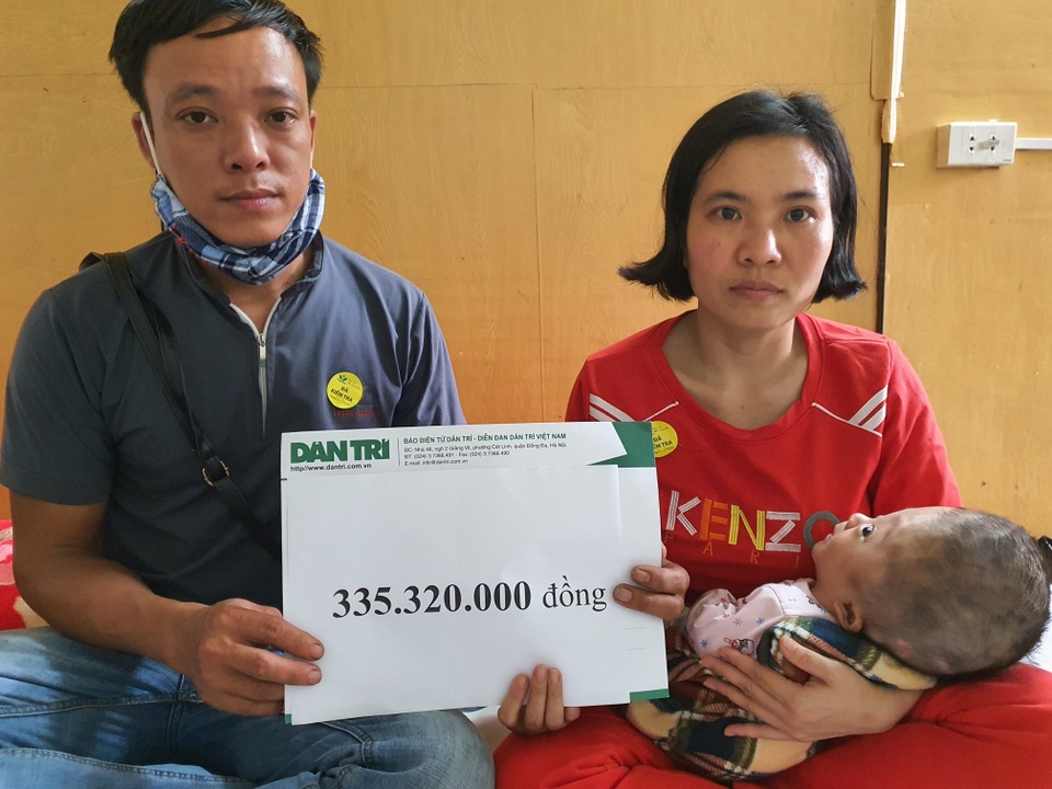 Em bé khắc khoải chờ bàn tay nhân ái được bạn đọc giúp đỡ 335 triệu đồng - 4 Em bé khắc khoải chờ bàn tay nhân ái được bạn đọc giúp đỡ 335 triệu đồng - 4