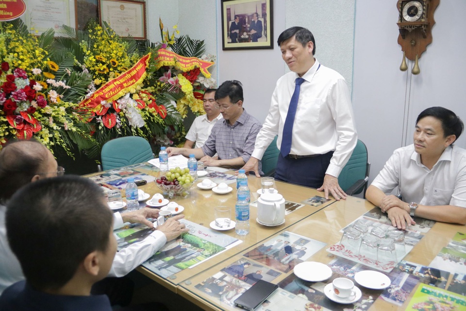 Tổng Biên tập Báo Dân trí nhận Kỷ niệm chương “Vì sức khỏe nhân dân” - 1 Tổng Biên tập Báo Dân trí nhận Kỷ niệm chương “Vì sức khỏe nhân dân” - 1