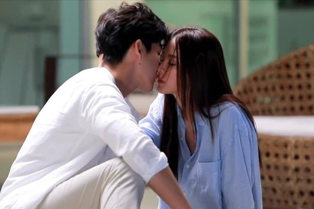 Vì lý do lạ đời, tôi không yêu nam đồng nghiệp vẫn trở thành “người thứ ba” - 1 Vì lý do lạ đời, tôi không yêu nam đồng nghiệp vẫn trở thành “người thứ ba” - 1