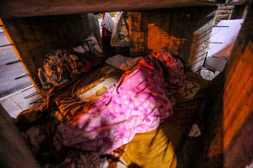 Lao động mất việc làm, trú ngụ trong ống cống dưới trời giá rét đầu đông - 7