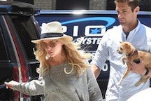 Khi các sao lớn bị chính vệ sĩ “đánh cắp” hào quang