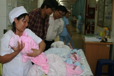 Phòng khám tư “vô tư” công bố giới tính thai nhi