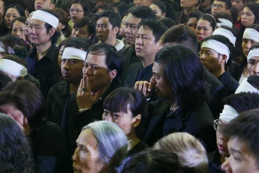 Xúc động lời tiễn biệt anh cả rock Việt Trần Lập