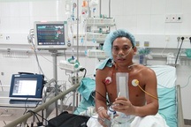 Bệnh nhân được cấy tim nhân tạo đầu tiên đã khỏe mạnh