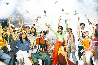 Mãn nhãn đêm nhạc chào tân sinh viên trường Báo