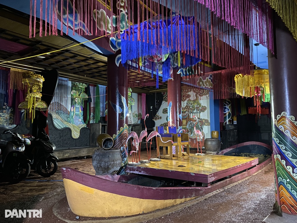 Cà phê Tứ Phủ đầu tư 15 tỷ đồng từng gây sốt bất ngờ thành… bãi giữ xe - 2