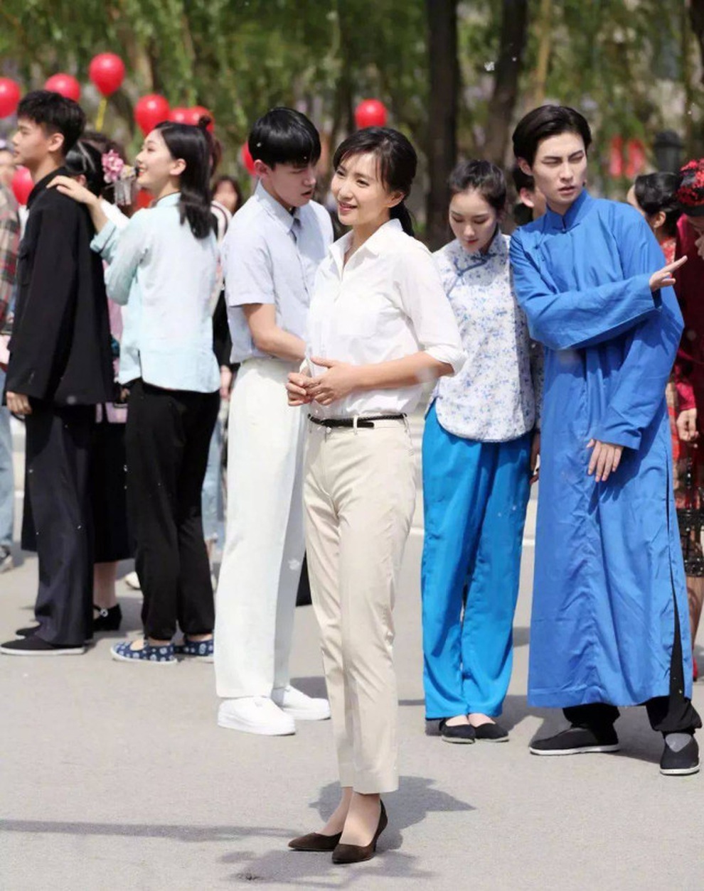 Học hàm giáo sư của mỹ nhân vạn người mê Trần Hảo bị nghi ngờ - 4 Học hàm giáo sư của mỹ nhân vạn người mê Trần Hảo bị nghi ngờ - 4