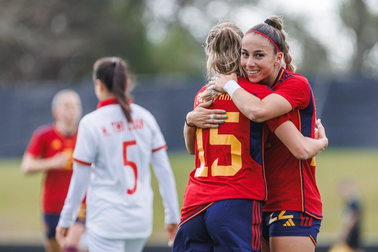 CĐV Đông Nam Á phản ứng trái chiều sau trận thua 0-9 của tuyển nữ Việt Nam