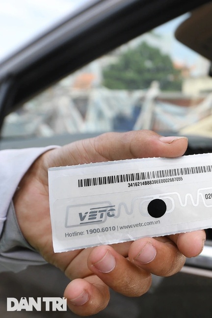 Phí dịch vụ quản lý tài khoản VETC và ePass: Những câu hỏi cần làm rõ