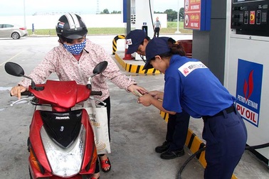 Doanh nghiệp ngoại được tham gia thị trường xăng dầu: Sẽ thay đổi lớn về cung cách phục vụ?