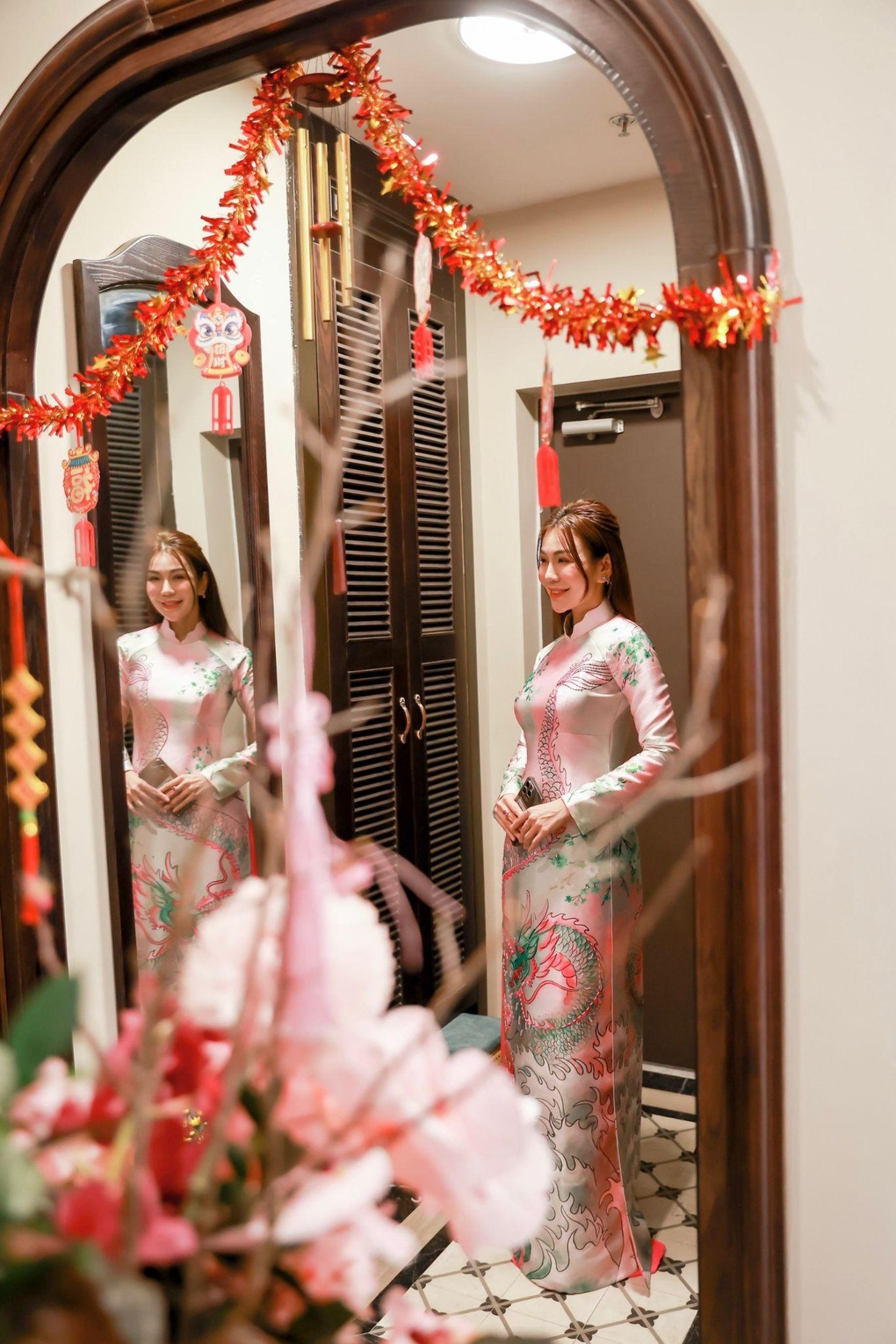 MC Hải Anh quây quần bên gia đình ngày đầu năm Giáp Thìn - 3 MC Hải Anh quây quần bên gia đình ngày đầu năm Giáp Thìn - 3