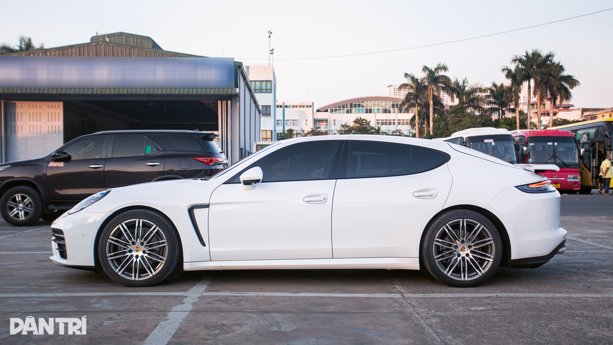 Chi gần 300 triệu đồng biến Porsche Panamera 2013 giống bản Turbo S 2023 - 9 Chi gần 300 triệu đồng biến Porsche Panamera 2013 giống bản Turbo S 2023 - 9