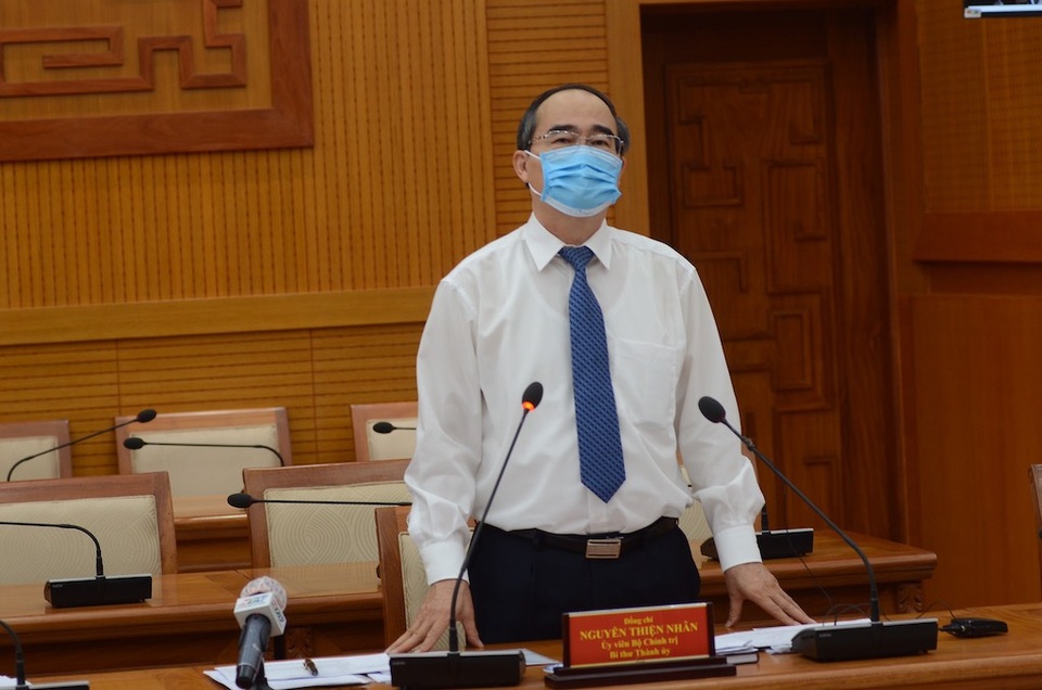 Bí thư TPHCM: Phòng chống dịch tốt là tiền đề để phục hồi kinh tế - 2 Bí thư TPHCM: Phòng chống dịch tốt là tiền đề để phục hồi kinh tế - 2