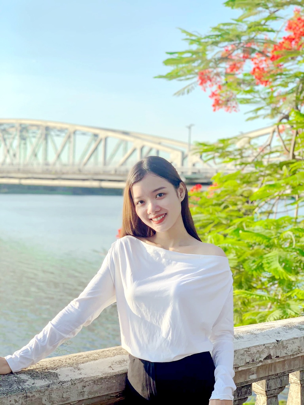 Nữ sinh đất võ sở hữu cặp chân dài hơn 1m, thành thạo 2 ngoại ngữ - 6 Nữ sinh đất võ sở hữu cặp chân dài hơn 1m, thành thạo 2 ngoại ngữ - 6