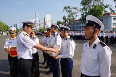 Học viện Hải Quân khen thưởng thành tích học viên dự thi Olympic Toán học