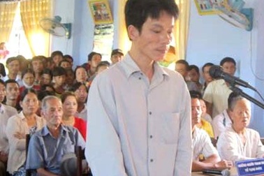 Bất đồng ý kiến, anh đâm chết em trai