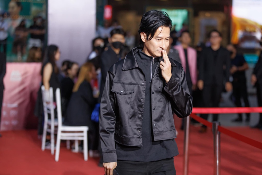 Huy Khánh: Từng sa sút vì ít phim, phải làm YouTube cải thiện thu nhập - 1 Huy Khánh: Từng sa sút vì ít phim, phải làm YouTube cải thiện thu nhập - 1