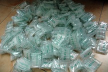 Bắt giữ 80.000 tuýp thuốc "tàu" nghi kích lớn giá đỗ 