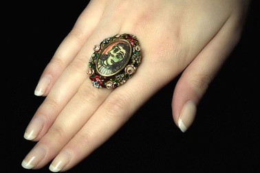 Chiếc nhẫn Picasso làm cho người tình có giá 14 tỷ đồng