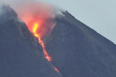 Núi lửa Indonesia phun trào đợt mới