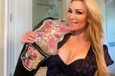 Nữ võ sĩ đô vật khoe hình ảnh gợi cảm khó cưỡng