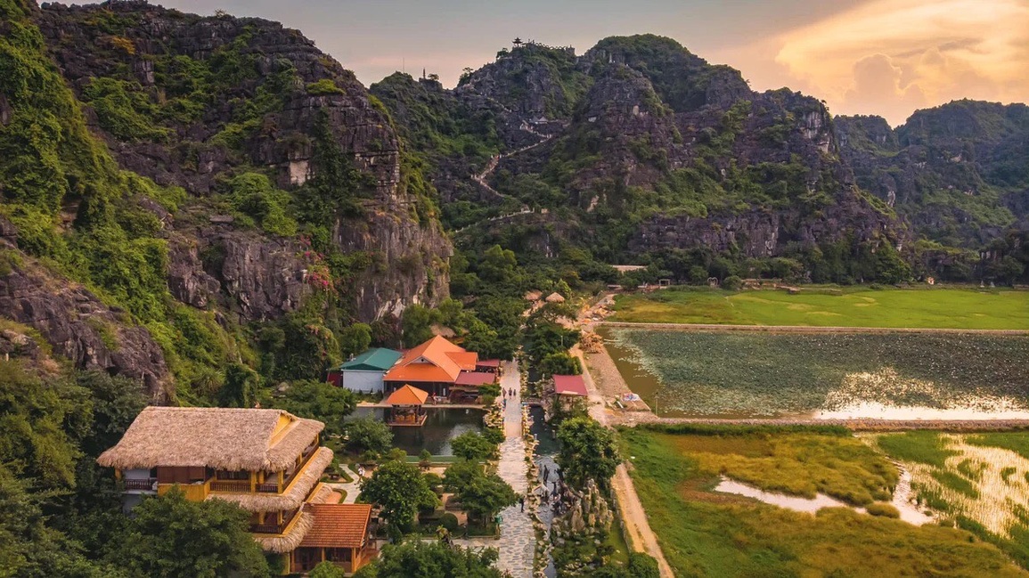 Khám phá Hang Múa, nơi mệnh danh tiên cảnh Ninh Bình - 4 Khám phá Hang Múa, nơi mệnh danh tiên cảnh Ninh Bình - 4