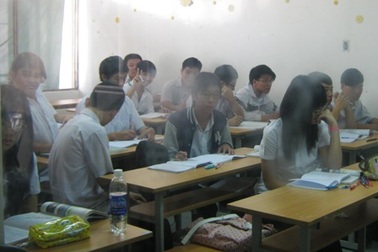 Thêm một trường học bị đình chỉ