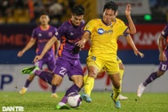 Tiến Linh bị "vô hiệu hóa" trước hàng thủ "thép" của SL Nghệ An