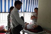 Sẽ không đuổi học hai nữ “đại ca”  đánh bạn ngất tại lớp