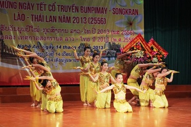 Du học sinh Lào, Thái vui Tết cổ truyền Bunpimay và Songkran tại Việt Nam