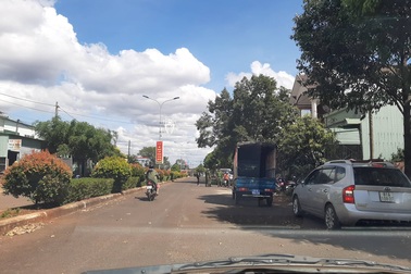 Bắt giam Chủ tịch huyện để điều tra hành vi tham ô tài sản