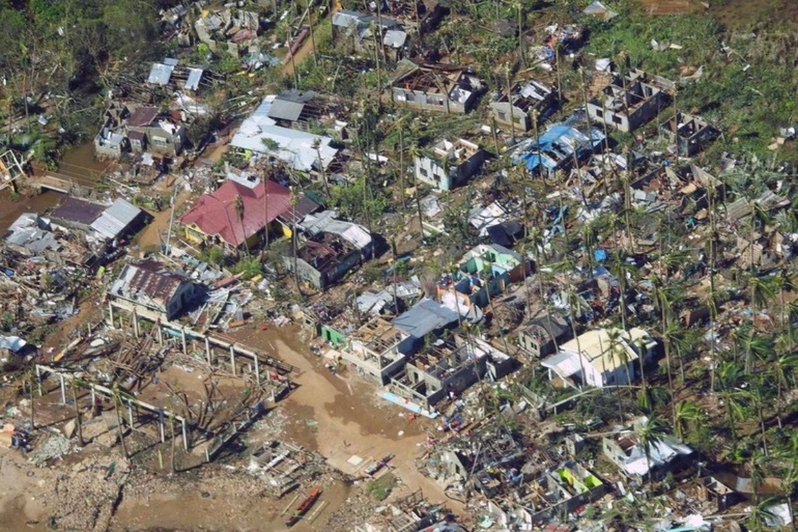 Philippines tan hoang vì siêu bão Rai, hơn 100 người thiệt mạng - 1 Philippines tan hoang vì siêu bão Rai, hơn 100 người thiệt mạng - 1
