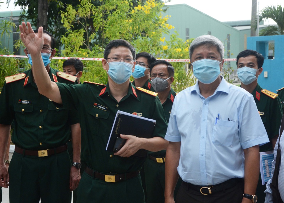 Hơn 20 ngày của Thứ trưởng Nguyễn Trường Sơn ở tâm dịch Covid-19 Đà Nẵng - 3 Hơn 20 ngày của Thứ trưởng Nguyễn Trường Sơn ở tâm dịch Covid-19 Đà Nẵng - 3