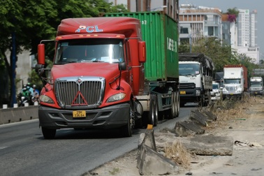 Chậm mở rộng đường giảm kẹt xe cửa ngõ Cát Lái, nhà thầu bị dừng hợp đồng